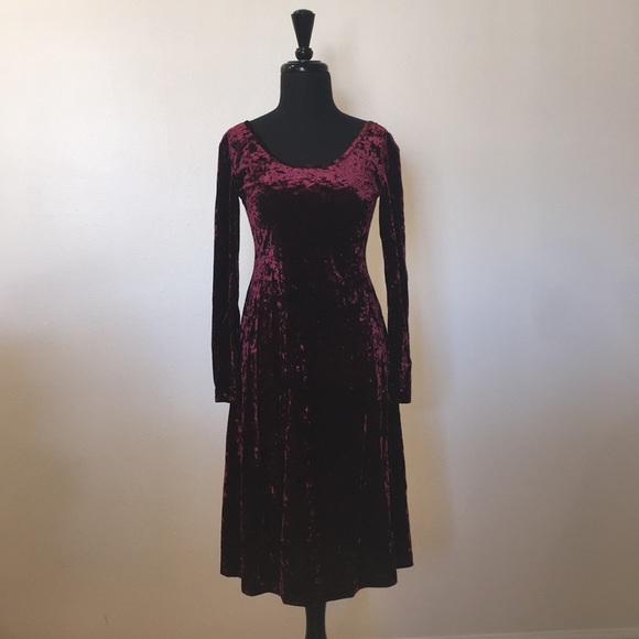 Jane Porter Dresses & Skirts - Red velvet dress mid length